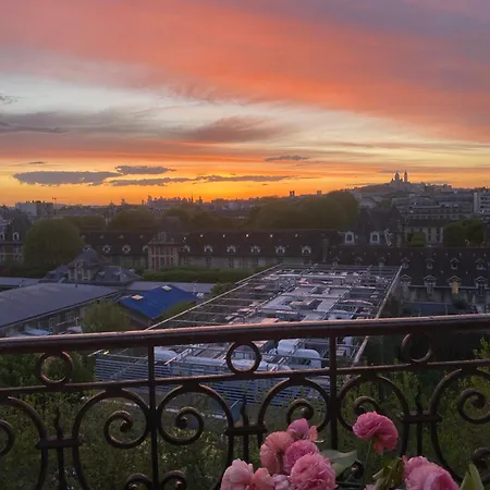 Avec Vue Montmartre & Tour Eiffel *